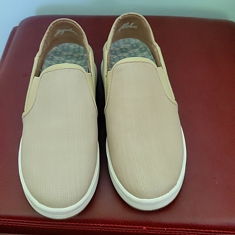 Olu Kai slip on shoes